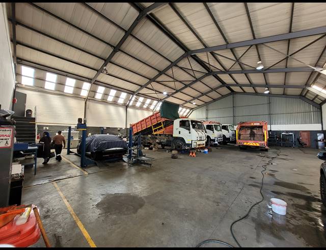 707M² WAREHOUSE TO LET IN OKAVANGO PARK